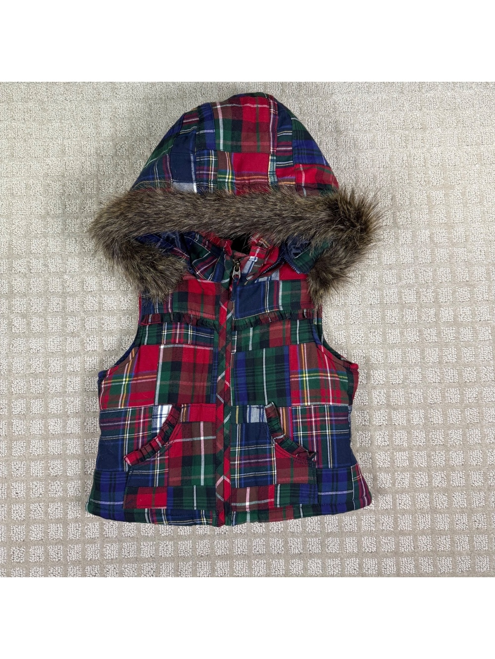 GAP Kids Plaid hooded Puffer Vest Youth Small 6-7